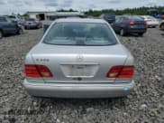 ✅ 1997 Mercedes-Benz E 320 • VIN: WDBJF72F7VA245827 • Лот: 56963154. Опубликован ранее на Copart с пробегом 63 162 миль. Бесплатный доступ к архиву аукционных продаж из США и подробный отчёт об истории автомобиля на DreamBid. Изображение 6.