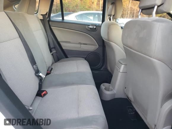 ✅ 2011 Dodge Caliber Mainstreet • VIN: 1B3CB3HAXBD120908 • Лот: 85762364. Опубликован ранее на Copart с пробегом 160 581 миль. Бесплатный доступ к архиву аукционных продаж из США и подробный отчёт об истории автомобиля на DreamBid. Изображение 11.