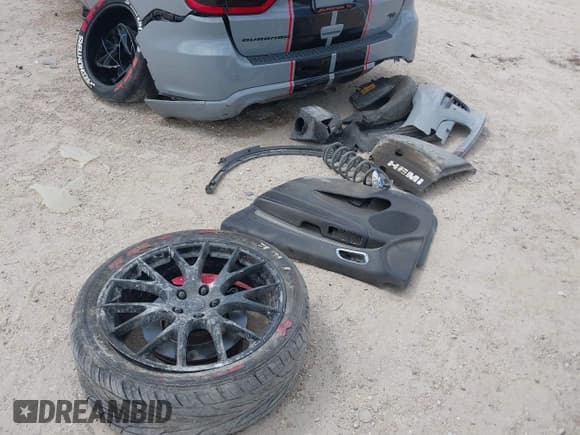 ✅ 2014 Dodge Durango R/T • VIN: 1C4SDHCT1EC560732 • Lot: 42036319. Wystawiony na IAAI z przebiegiem Nie podano. Bezpłatny archiwum sprzedaży aukcyjnych z USA i szczegółowy raport historii pojazdu na DreamBid. Zdjęcie 11.