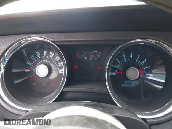 ✅ 2011 Ford Mustang V6 • VIN: 1ZVBP8AM3B5152930 • Lot: 41888209. Listed on IAAI with 167,407 mi. Free auction sales archive from the USA and detailed vehicle history report at DreamBid. Image 7.