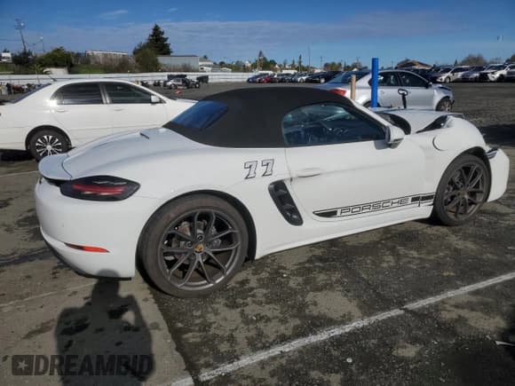 ✅ 2024 Porsche 718 Boxster • VIN: WP0CA2A80RK205359 • Лот: 44248955. Опубликован ранее на Copart с пробегом 6 099 миль. Бесплатный доступ к архиву аукционных продаж из США и подробный отчёт об истории автомобиля на DreamBid. Изображение 3.