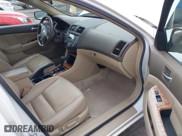 ✅ 2003 Honda Accord EX • VIN: 1HGCM66533A044677 • Lot: 41524406. Listed on IAAI with 187,877 mi. Free auction sales archive from the USA and detailed vehicle history report at DreamBid. Image 5.