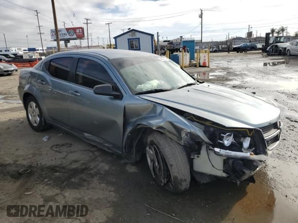 ✅ 2010 Dodge Avenger SXT • VIN: 1B3CC4FB0AN217011 • Лот: 44630725. Опубликован ранее на Copart с пробегом 168 352 миль. Бесплатный доступ к архиву аукционных продаж из США и подробный отчёт об истории автомобиля на DreamBid. Изображение 4.