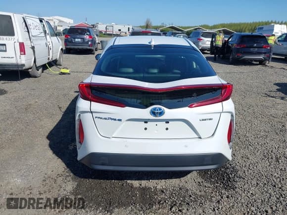 ✅ 2022 Toyota Prius LE • VIN: JTDKAMFP8N3198379 • Lot: 42094943. Listed on IAAI with 14,428 mi. Free auction sales archive from the USA and detailed vehicle history report at DreamBid. Image 16.