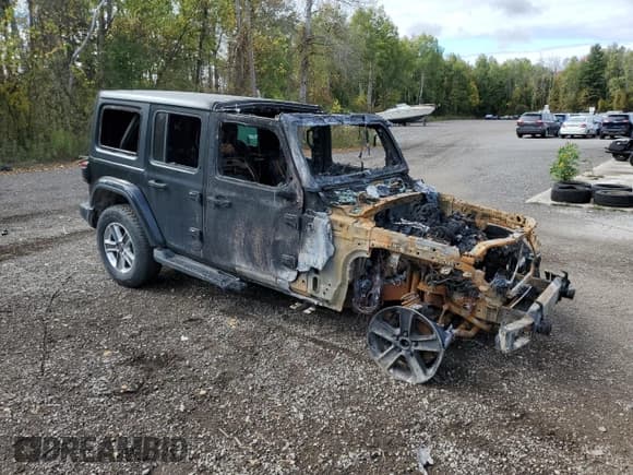 ✅ 2021 Jeep Wrangler Unlimited Sahara • VIN: 1C4HJXEG7MW593969 • Лот: 74041454. Опубликован ранее на Copart с пробегом Не указан. Бесплатный доступ к архиву аукционных продаж из США и подробный отчёт об истории автомобиля на DreamBid. Изображение 4.