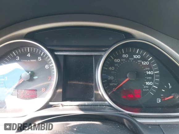 ✅ 2008 Audi Q7 Premium • VIN: WA1EV74L58D028945 • Lot: 42681836. Wystawiony na IAAI z przebiegiem 156 196 mil. Bezpłatny archiwum sprzedaży aukcyjnych z USA i szczegółowy raport historii pojazdu na DreamBid. Zdjęcie 7.