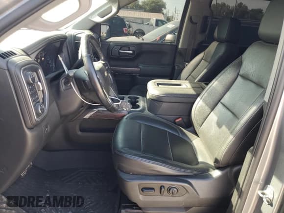 ✅ 2020 Chevrolet Silverado 1500 LTZ • VIN: 3GCUYGET1LG405936 • Lot: 71333414. Wystawiony na Copart z przebiegiem 67 664 mil. Bezpłatny archiwum sprzedaży aukcyjnych z USA i szczegółowy raport historii pojazdu na DreamBid. Zdjęcie 7.