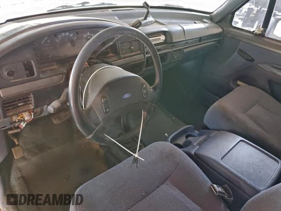 ✅ 1992 Ford F-250 • VIN: 1FTHX26G9NKB27825 • Лот: 96770245. Опубликован ранее на Copart с пробегом Не указан. Бесплатный доступ к архиву аукционных продаж из США и подробный отчёт об истории автомобиля на DreamBid. Изображение 8.