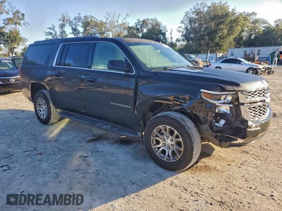 ✅ 2016 Chevrolet Suburban LT • VIN: 1GNSCHKC4GR446168 • Lot: 96157215. Wystawiony na Copart z przebiegiem 111 513 mil. Bezpłatny archiwum sprzedaży aukcyjnych z USA i szczegółowy raport historii pojazdu na DreamBid. Zdjęcie 4.