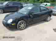 2005 Dodge Neon SXT z VIN 1B3ES56C05D185103, wystawiony jako IAAI lot #42435570 z przebiegiem 42 422 mil mil oraz . Historia ofert i sprzedaży dostępna na DreamBid. Obrazek 2.