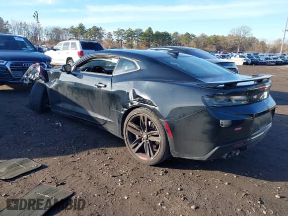 ✅ 2018 Chevrolet Camaro 1SS • VIN: 1G1FF1R78J0135848 • Лот: 40955794. Опубликован ранее на IAAI с пробегом 15 588 миль. Бесплатный доступ к архиву аукционных продаж из США и подробный отчёт об истории автомобиля на DreamBid. Изображение 3.