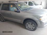 ✅ 2008 Lincoln Navigator • VIN: 5LMFU28578LJ12629 • Lot: 42373939. Wystawiony na IAAI z przebiegiem 176 272 mil. Bezpłatny archiwum sprzedaży aukcyjnych z USA i szczegółowy raport historii pojazdu na DreamBid. Zdjęcie 1.