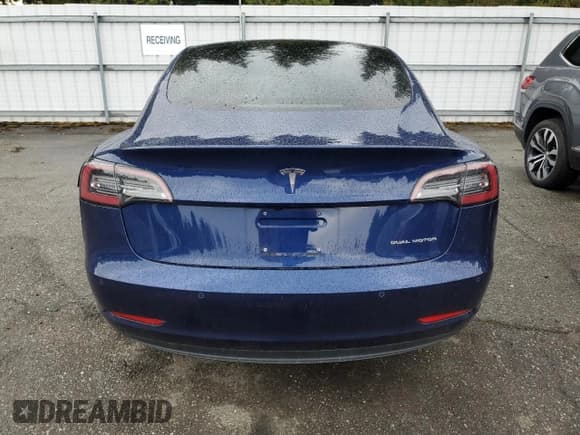 ✅ 2018 Tesla Model 3 Long Range Battery • VIN: 5YJ3E1EB1JF091894 • Lot: 86186185. Wystawiony na Copart z przebiegiem 95 681 mil. Bezpłatny archiwum sprzedaży aukcyjnych z USA i szczegółowy raport historii pojazdu na DreamBid. Zdjęcie 6.
