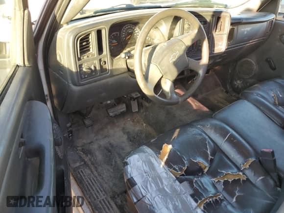 ✅ 2005 Chevrolet Silverado 2500HD • VIN: 1GCHC24285E150966 • Lot: 84203594. Wystawiony na Copart z przebiegiem 205 701 mil. Bezpłatny archiwum sprzedaży aukcyjnych z USA i szczegółowy raport historii pojazdu na DreamBid. Zdjęcie 8.