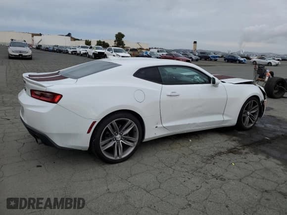 ✅ 2017 Chevrolet Camaro 1LT • VIN: 1G1FB1RX6H0109965 • Lot: 81902345. Wystawiony na Copart z przebiegiem 132 543 mil. Bezpłatny archiwum sprzedaży aukcyjnych z USA i szczegółowy raport historii pojazdu na DreamBid. Zdjęcie 3.