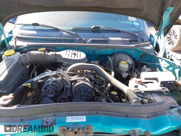 ✅ 1997 Dodge Dakota • VIN: 1B7GL23X9VS142143 • Lot: 41397050. Wystawiony na IAAI z przebiegiem 140 122 mil. Bezpłatny archiwum sprzedaży aukcyjnych z USA i szczegółowy raport historii pojazdu na DreamBid. Zdjęcie 10.