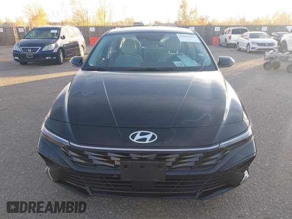 ✅ 2025 Hyundai Elantra Limited • VIN: KMHLP4DG1SU027738 • Lot: 43643629. Wystawiony na IAAI z przebiegiem 9 854 mil. Bezpłatny archiwum sprzedaży aukcyjnych z USA i szczegółowy raport historii pojazdu na DreamBid. Zdjęcie 12.