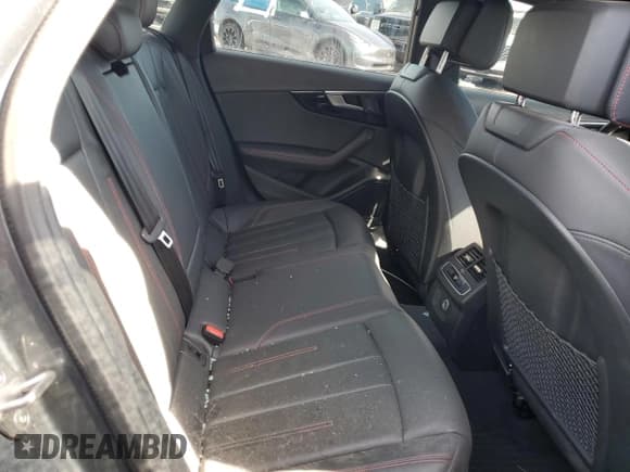 ✅ 2018 Audi A4 Premium Plus • VIN: WAUENAF49JA084917 • Лот: 46877565. Опубликован ранее на Copart с пробегом 55 995 миль. Бесплатный доступ к архиву аукционных продаж из США и подробный отчёт об истории автомобиля на DreamBid. Изображение 10.