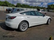 ✅ 2022 Tesla Model 3 • VIN: 5YJ3E1EA6NF332393 • Lot: 94225995. Wystawiony na Copart z przebiegiem 32 919 mil. Bezpłatny archiwum sprzedaży aukcyjnych z USA i szczegółowy raport historii pojazdu na DreamBid. Zdjęcie 3.