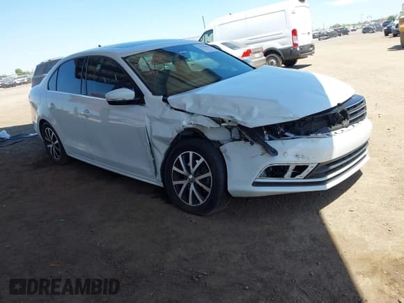 ✅ 2017 Volkswagen Jetta SE • VIN: 3VWDB7AJ4HM270897 • Lot: 42832470. Wystawiony na IAAI z przebiegiem 106 777 mil. Bezpłatny archiwum sprzedaży aukcyjnych z USA i szczegółowy raport historii pojazdu na DreamBid. Zdjęcie 1.