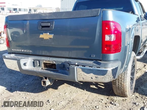 ✅ 2009 Chevrolet Silverado 2500HD LT • VIN: 1GCHK53K49F133555 • Лот: 41231398. Опубликован ранее на IAAI с пробегом Не указан. Бесплатный доступ к архиву аукционных продаж из США и подробный отчёт об истории автомобиля на DreamBid. Изображение 17.