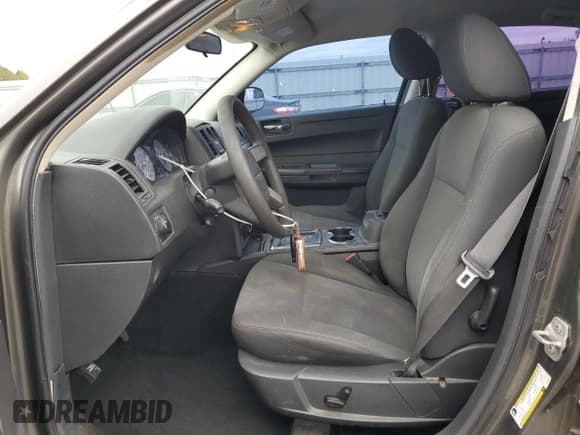 ✅ 2008 Chrysler 300 LX • VIN: 2C3KA43R78H313260 • Lot: 90516035. Listed on Copart with 141,433 mi. Free auction sales archive from the USA and detailed vehicle history report at DreamBid. Image 7.