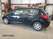 ✅ 2008 Nissan Versa SL • VIN: 3N1BC13E28L350891 • Лот: 66482355. Опубликован ранее на Copart с пробегом 182 409 миль. Бесплатный доступ к архиву аукционных продаж из США и подробный отчёт об истории автомобиля на DreamBid. Изображение 2.