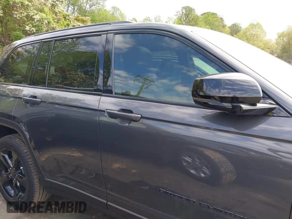 ✅ 2025 Jeep Grand Cherokee Limited • VIN: 1C4RJHBG7SC294737 • Лот: 41994290. Опубликован ранее на IAAI с пробегом 434 миль. Бесплатный доступ к архиву аукционных продаж из США и подробный отчёт об истории автомобиля на DreamBid. Изображение 13.