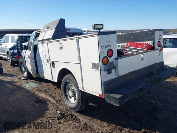 ✅ 2007 Chevrolet Silverado 2500HD Work Truck • VIN: 1GBHC24UX7E175702 • Lot: 41722722. Wystawiony na IAAI z przebiegiem 160 219 mil. Bezpłatny archiwum sprzedaży aukcyjnych z USA i szczegółowy raport historii pojazdu na DreamBid. Zdjęcie 3.