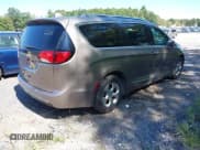 ✅ 2017 Chrysler Pacifica Touring L Plus • VIN: 2C4RC1EGXHR559759 • Lot: 43185878. Wystawiony na IAAI z przebiegiem 94 974 mil. Bezpłatny archiwum sprzedaży aukcyjnych z USA i szczegółowy raport historii pojazdu na DreamBid. Zdjęcie 4.