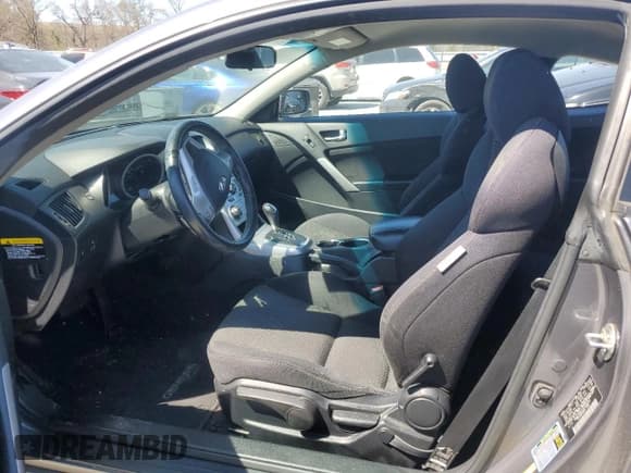 ✅ 2010 Hyundai Genesis Coupe • VIN: KMHHT6KD1AU028439 • Lot: 50061765. Wystawiony na Copart z przebiegiem 157 006 mil. Bezpłatny archiwum sprzedaży aukcyjnych z USA i szczegółowy raport historii pojazdu na DreamBid. Zdjęcie 7.