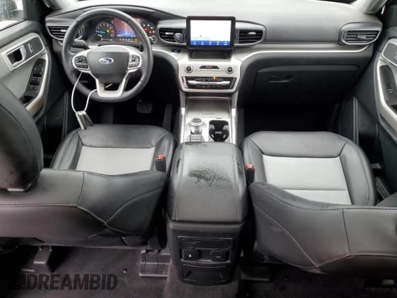 ✅ 2022 Ford Explorer XLT • VIN: 1FMSK8DH8NGC12804 • Lot: 55874725. Wystawiony na Copart z przebiegiem 42 738 mil. Bezpłatny archiwum sprzedaży aukcyjnych z USA i szczegółowy raport historii pojazdu na DreamBid. Zdjęcie 8.