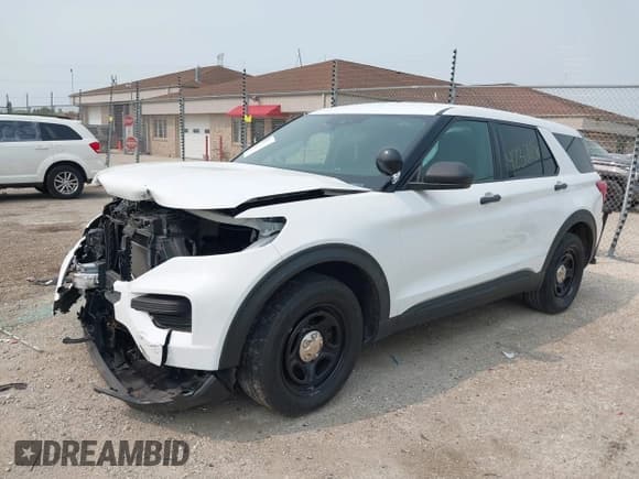 ✅ 2020 Ford Police Interceptor Utility • VIN: 1FM5K8AB3LGA55418 • Lot: 42381056. Wystawiony na IAAI z przebiegiem 89 076 mil. Bezpłatny archiwum sprzedaży aukcyjnych z USA i szczegółowy raport historii pojazdu na DreamBid. Zdjęcie 18.