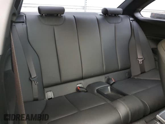 ✅ 2019 BMW 2 Series M240i • VIN: WBA2J5C50KVC07696 • Lot: 73926844. Wystawiony na Copart z przebiegiem 30 942 mil. Bezpłatny archiwum sprzedaży aukcyjnych z USA i szczegółowy raport historii pojazdu na DreamBid. Zdjęcie 10.