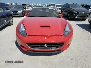 ✅ 2014 Ferrari California • VIN: ZFF65TJA2E0201735 • Lot: 75178054. Wystawiony na Copart z przebiegiem Nie podano. Bezpłatny archiwum sprzedaży aukcyjnych z USA i szczegółowy raport historii pojazdu na DreamBid. Zdjęcie 5.