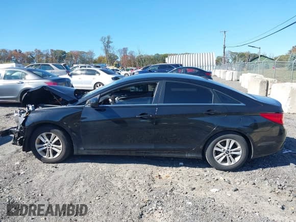 ✅ 2013 Hyundai Sonata GLS • VIN: 5NPEB4AC1DH652361 • Lot: 43409972. Listed on IAAI with 150,378 mi. Free auction sales archive from the USA and detailed vehicle history report at DreamBid. Image 15.