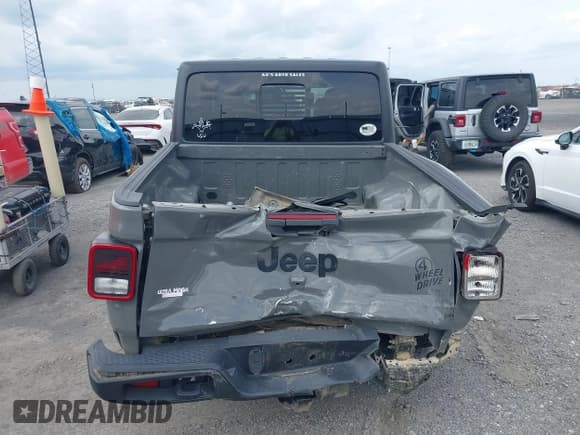 ✅ 2021 Jeep Gladiator Sport S • VIN: 1C6HJTAG5ML570892 • Lot: 42125056. Wystawiony na IAAI z przebiegiem 83 623 mil. Bezpłatny archiwum sprzedaży aukcyjnych z USA i szczegółowy raport historii pojazdu na DreamBid. Zdjęcie 16.