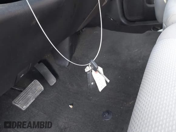 ✅ 2018 Chevrolet Silverado 1500 Custom • VIN: 3GCPCPEC1JG272944 • Lot: 43186784. Wystawiony na IAAI z przebiegiem 81 734 mil. Bezpłatny archiwum sprzedaży aukcyjnych z USA i szczegółowy raport historii pojazdu na DreamBid. Zdjęcie 11.