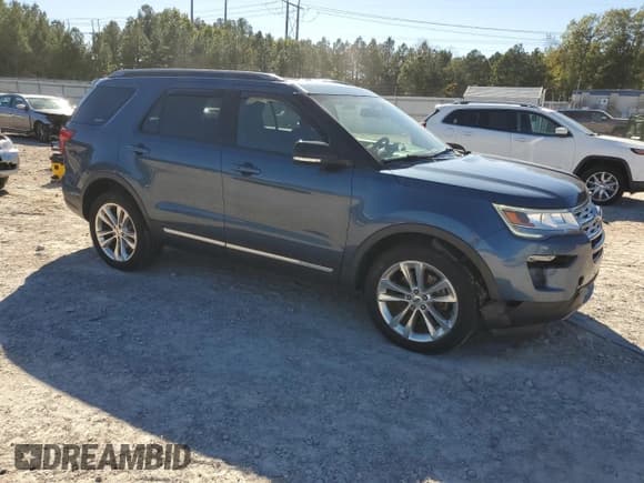 ✅ 2018 Ford Explorer XLT • VIN: 1FM5K8D80JGC65052 • Lot: 86637055. Wystawiony na Copart z przebiegiem 97 809 mil. Bezpłatny archiwum sprzedaży aukcyjnych z USA i szczegółowy raport historii pojazdu na DreamBid. Zdjęcie 4.