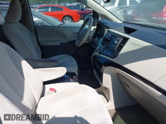 ✅ 2014 Toyota Sienna LE AAS • VIN: 5TDKK3DC0ES525623 • Lot: 42823834. Listed on IAAI with 211,670 mi. Free auction sales archive from the USA and detailed vehicle history report at DreamBid. Image 5.