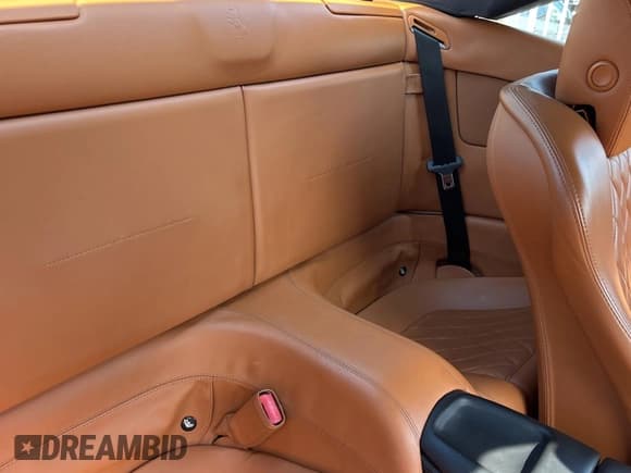 ✅ 2012 Ferrari California • VIN: ZFF65LJA7C0182905 • Lot: 70462795. Wystawiony na Copart z przebiegiem 52 055 mil. Bezpłatny archiwum sprzedaży aukcyjnych z USA i szczegółowy raport historii pojazdu na DreamBid. Zdjęcie 6.