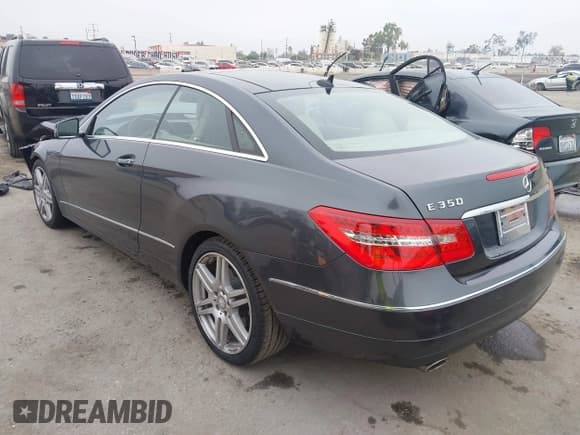 ✅ 2011 Mercedes-Benz E 350 • VIN: WDDKJ5GB7BF071681 • Lot: 42605889. Listed on IAAI with 86,519 mi. Free auction sales archive from the USA and detailed vehicle history report at DreamBid. Image 3.