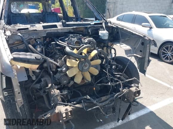 ✅ 2007 Chevrolet Suburban Commercial • VIN: 3GNGK26K77G143019 • Lot: 42608014. Wystawiony na IAAI z przebiegiem Nie podano. Bezpłatny archiwum sprzedaży aukcyjnych z USA i szczegółowy raport historii pojazdu na DreamBid. Zdjęcie 10.