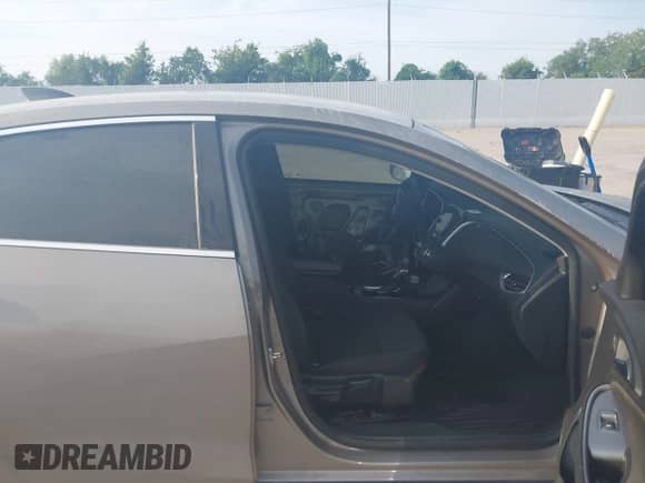 2022 Chevrolet Malibu LS с VIN 1G1ZB5ST7NF215247, выставлен на аукционе IAAI как лот 43224426 с пробегом 108 486 миль миль и . История ставок и продаж доступна на DreamBid. Изображение 5.