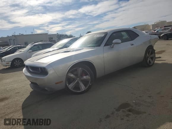 ✅ 2010 Dodge Challenger SRT-8 • VIN: 2B3CJ7DW4AH318204 • Lot: 86770904. Wystawiony na Copart z przebiegiem 91 830 mil. Bezpłatny archiwum sprzedaży aukcyjnych z USA i szczegółowy raport historii pojazdu na DreamBid. Zdjęcie 1.