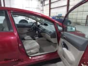 ✅ 2010 Honda Civic LX • VIN: 2HGFA1F51AH572841 • Lot: 43644271. Wystawiony na IAAI z przebiegiem 108 526 mil. Bezpłatny archiwum sprzedaży aukcyjnych z USA i szczegółowy raport historii pojazdu na DreamBid. Zdjęcie 5.