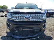 ✅ 2020 Ford Expedition Max Platinum • VIN: 1FMJK1MT2LEA15563 • Lot: 57692495. Wystawiony na Copart z przebiegiem 72 035 mil. Bezpłatny archiwum sprzedaży aukcyjnych z USA i szczegółowy raport historii pojazdu na DreamBid. Zdjęcie 5.