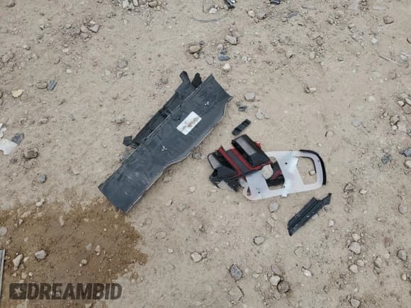 ✅ 2019 Lincoln Nautilus Standard • VIN: 2LMPJ6J95KBL18872 • Lot: 46453375. Listed on Copart with 35,307 mi. Free auction sales archive from the USA and detailed vehicle history report at DreamBid. Image 15.