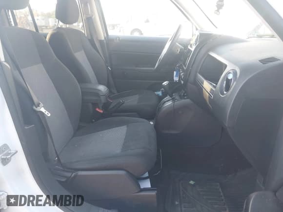 ✅ 2015 Jeep Patriot Altitude • VIN: 1C4NJRBB5FD438858 • Lot: 43584110. Listed on IAAI with 115,315 mi. Free auction sales archive from the USA and detailed vehicle history report at DreamBid. Image 5.