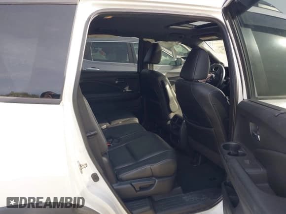 ✅ 2020 Honda Passport EX-L • VIN: 5FNYF8H5XLB005177 • Лот: 42102384. Опубликован ранее на IAAI с пробегом 134 502 миль. Бесплатный доступ к архиву аукционных продаж из США и подробный отчёт об истории автомобиля на DreamBid. Изображение 8.